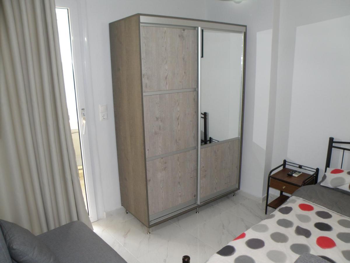 Talos And Aparthotel