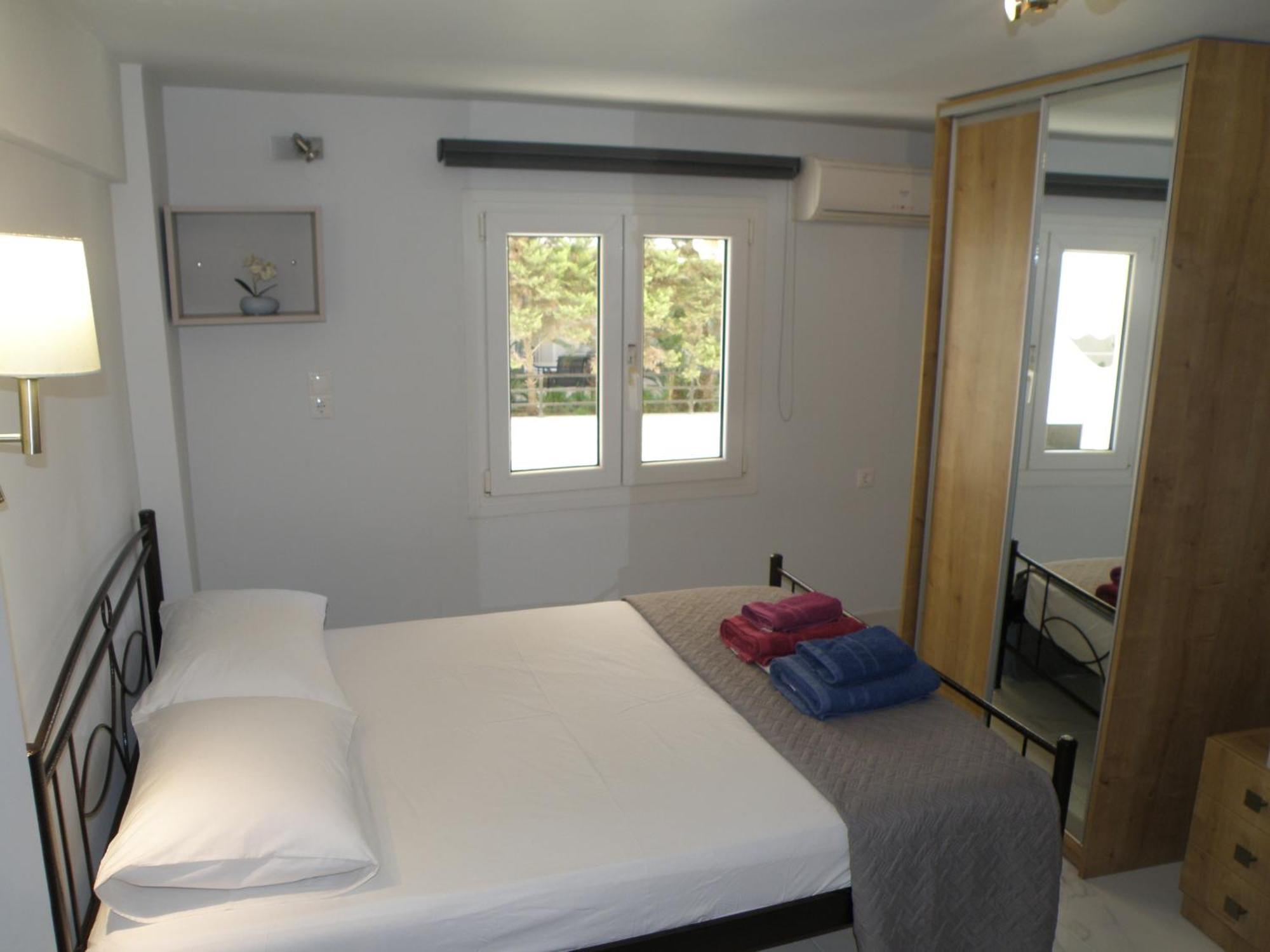 Talos And Aparthotel