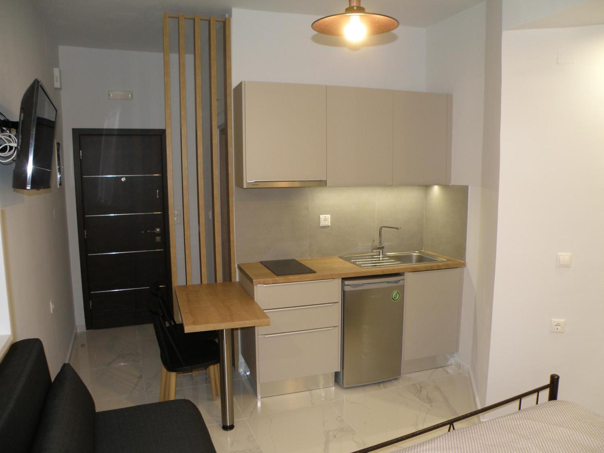 Talos And Aparthotel