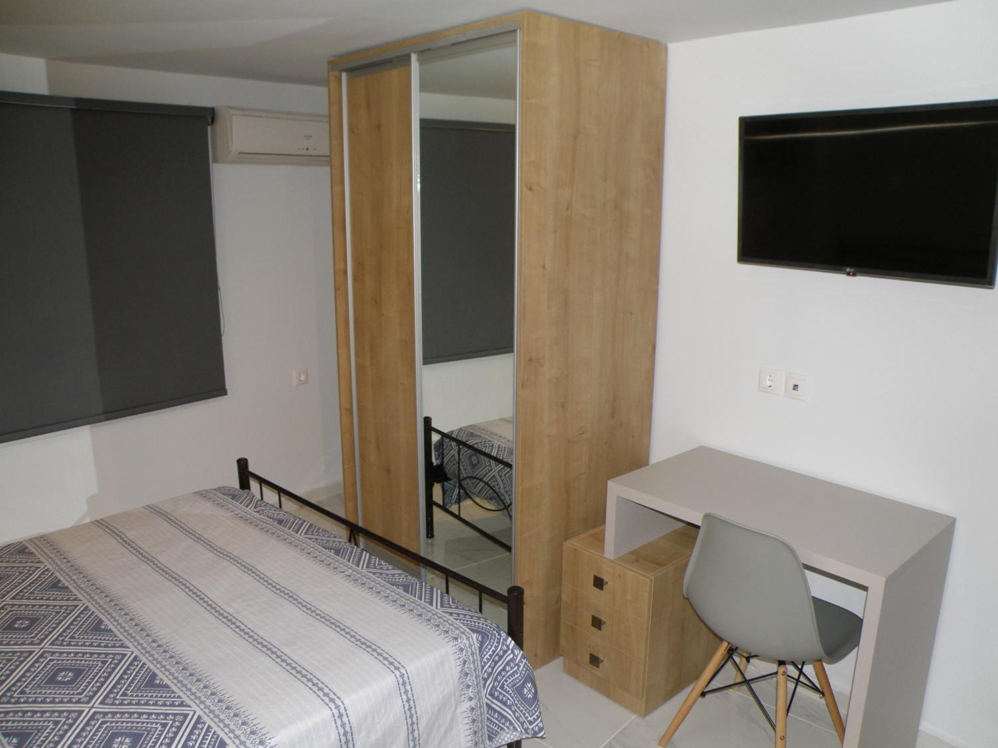 Aparthotel Talos And *