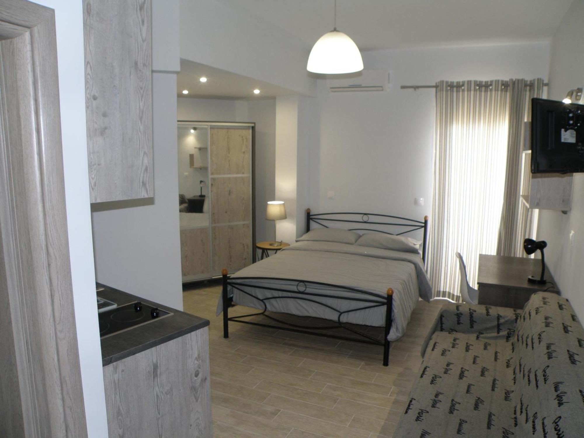 Talos And Aparthotel *